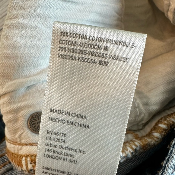 We The Free Denim Jean Skirt Medium Wash front middle slit size 12 - Picture 9 of 10